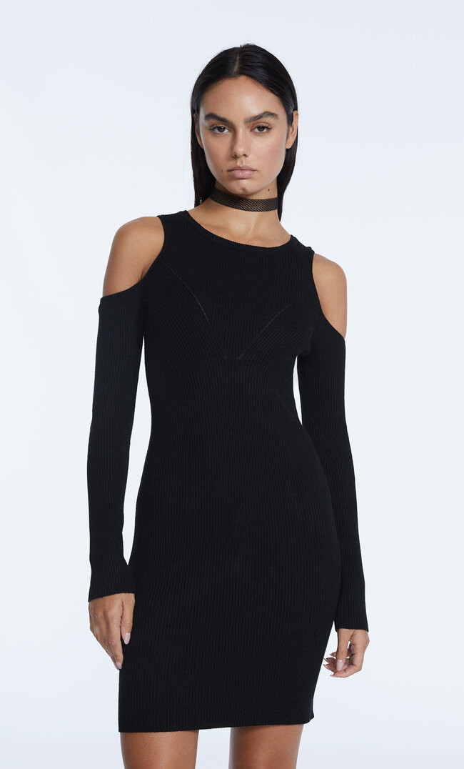 

Stradivarius Langes Strickkleid Mit Cut-Outs Schwarz M