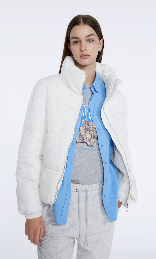 

Stradivarius Steppjacke Mit Stehkragen Ecru L