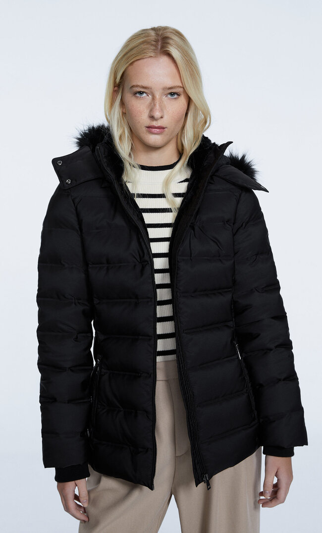 

Stradivarius Daunenjacke Mit Abnehmbarer Kapuze Schwarz Xs