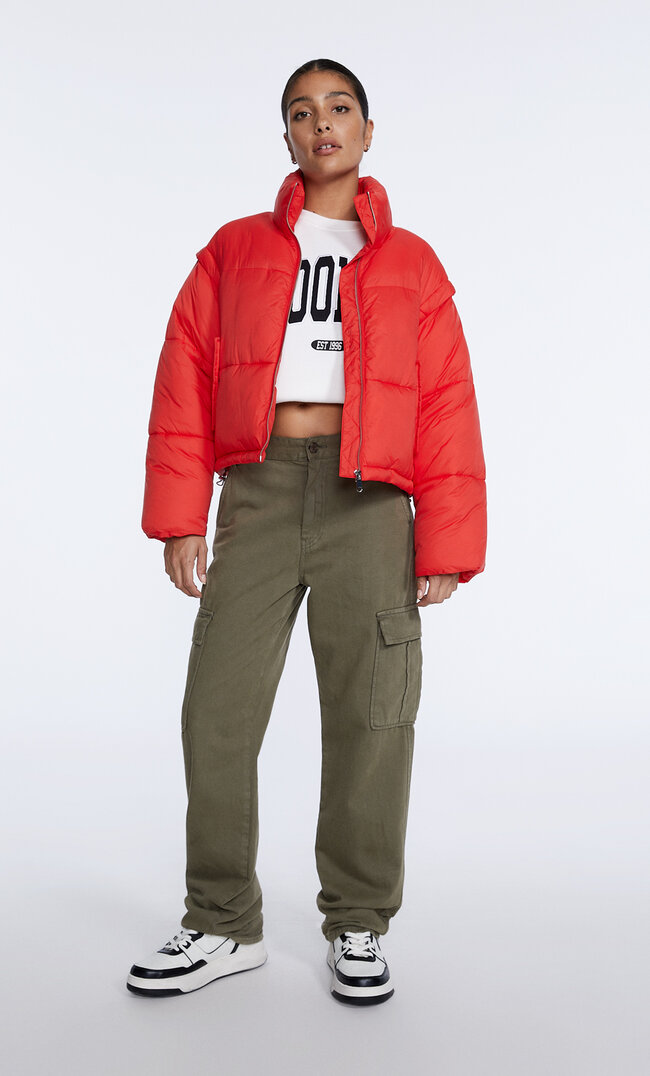 

Stradivarius Puffjacke Mit Abnehmbaren Ärmeln Signalrot L
