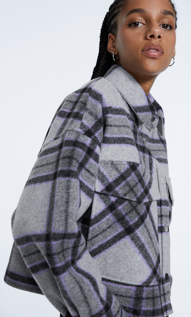 

Stradivarius Cropped-Hemdjacke Mit Karomuster Grau Melange Xs