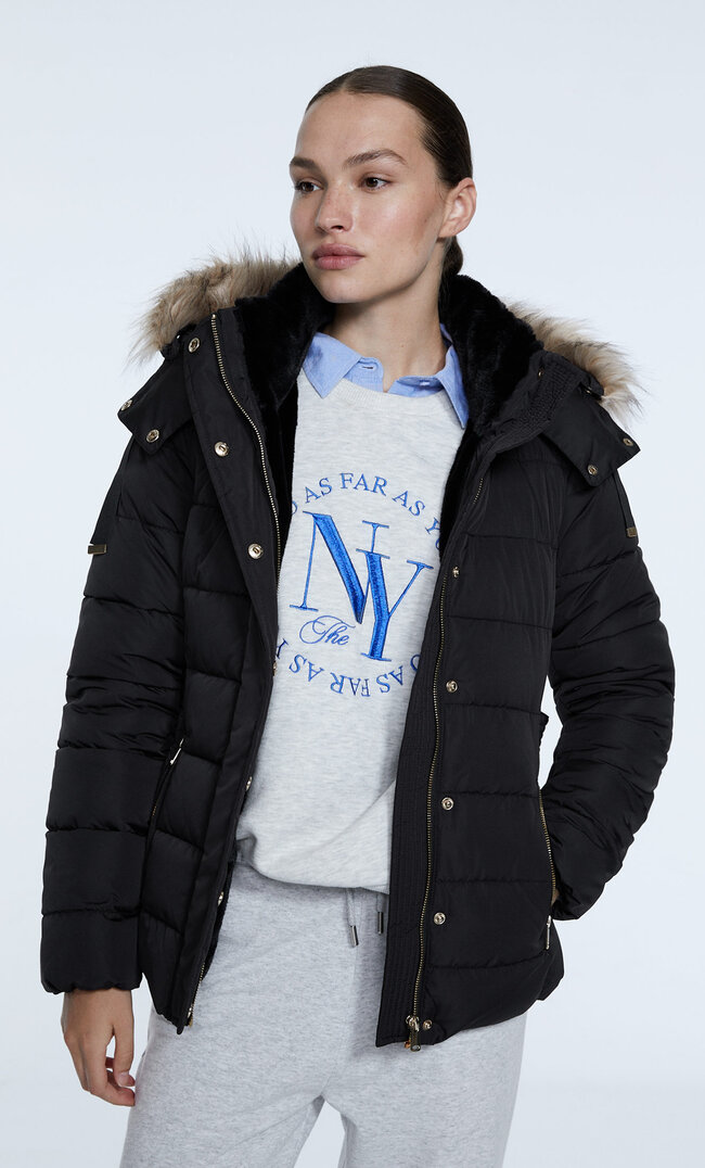 

Stradivarius Wasserfester Anorak Mit Abnehmbarer Kapuze Schwarz S