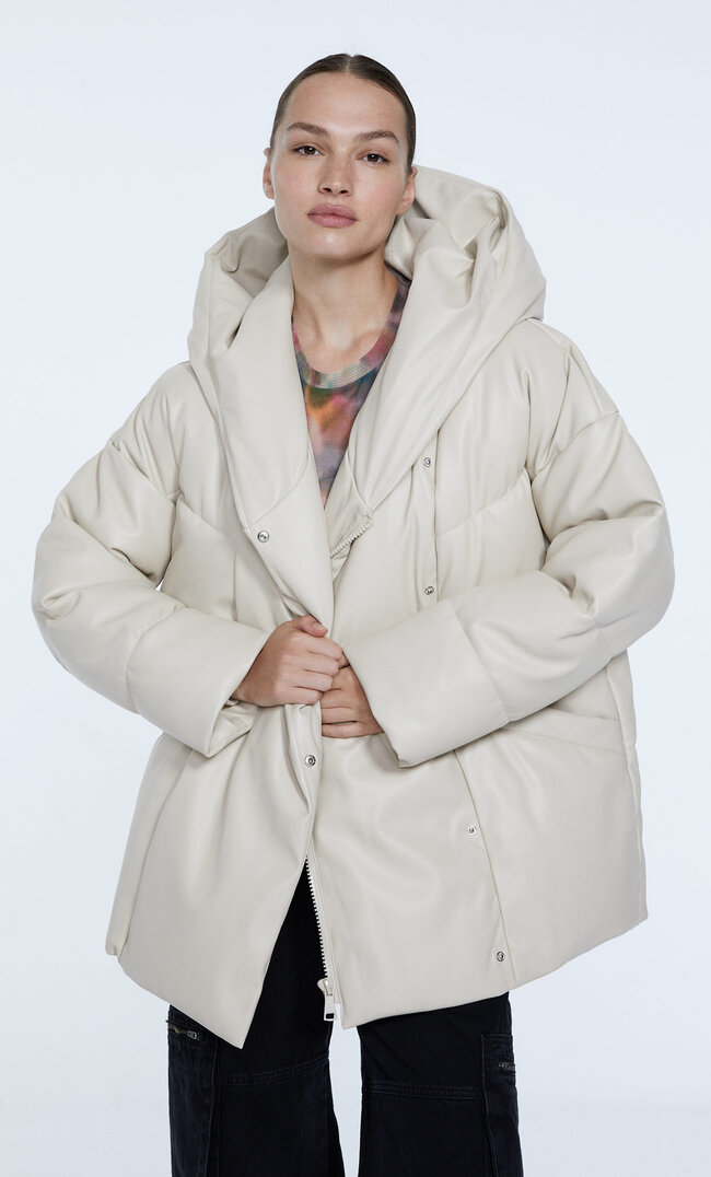 

Stradivarius Kurtka Pikowana Oversize Z Efektem Sztucznej Skóry Z Kapturem Ecru Xl
