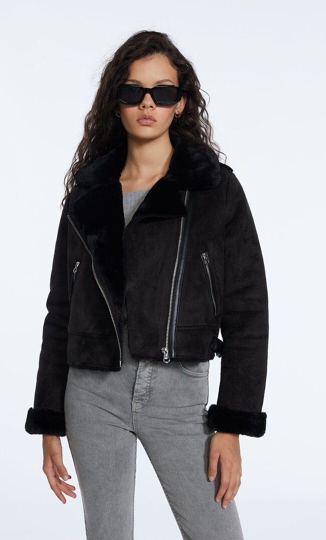 

Stradivarius Kurze Doubleface-Bikerjacke Aus Wildlederimitat Schwarz Xl