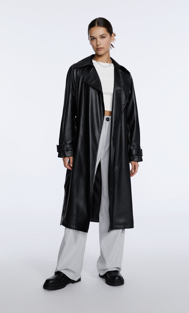 

Stradivarius Langer Trenchcoat Aus Kunstleder Schwarz M