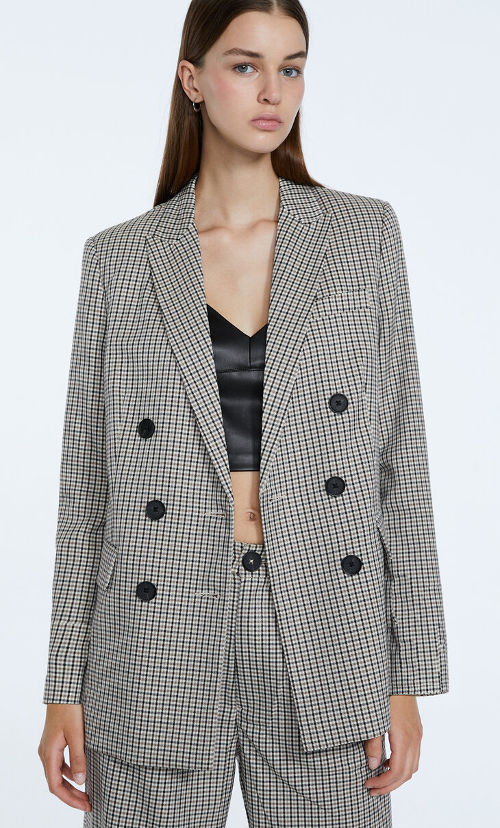 Long houndstooth blazer with 6 buttons