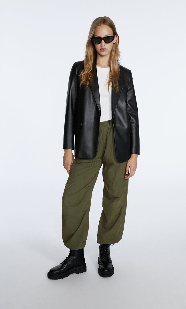 

Stradivarius Blazer En Similicuir Noir S