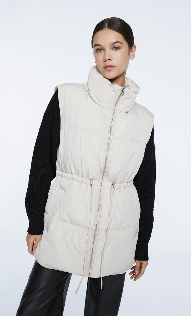 

Stradivarius Mittellange Steppweste Vanille Xs