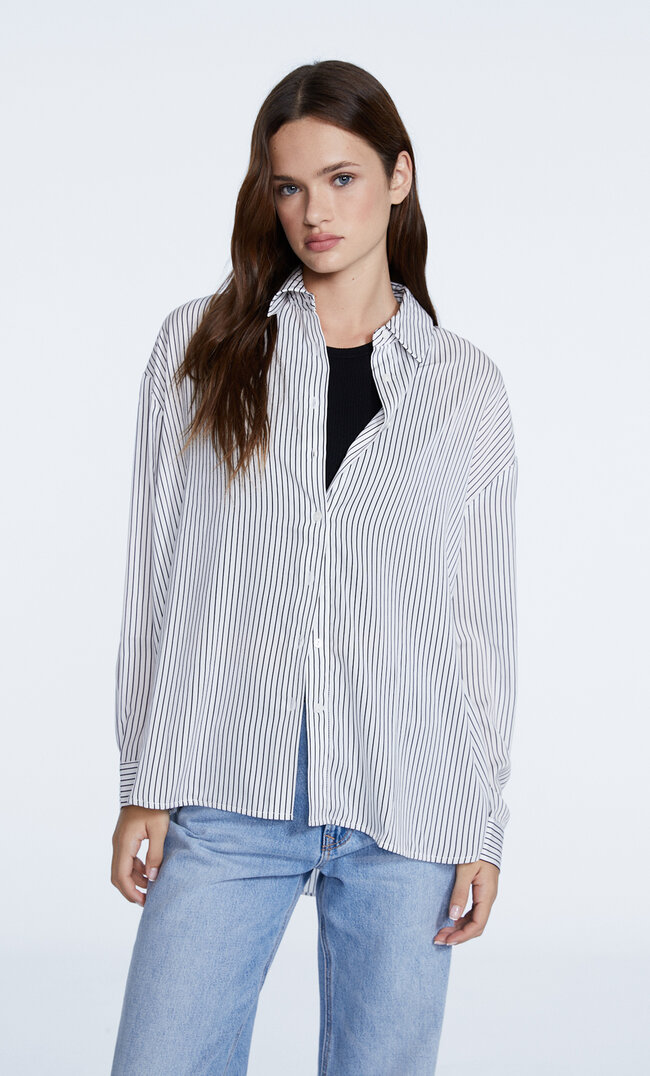 

Stradivarius Basic-Hemd Aus Satin Mit Print Schwarz S