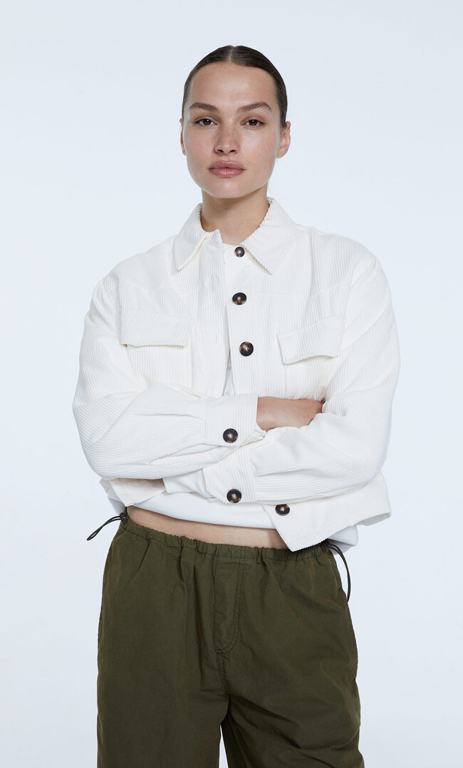 

Stradivarius Kurze Hemdjacke Aus Cord Vanille M