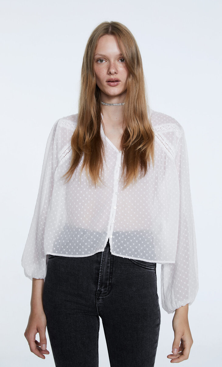 Тюлена блуза в бохо стил с релефни мотиви