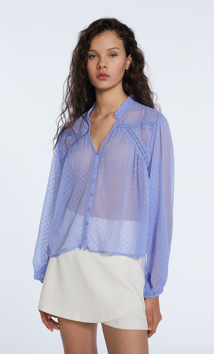Блуза в стиле бохо из полупрозрачной ткани с рельефным узором