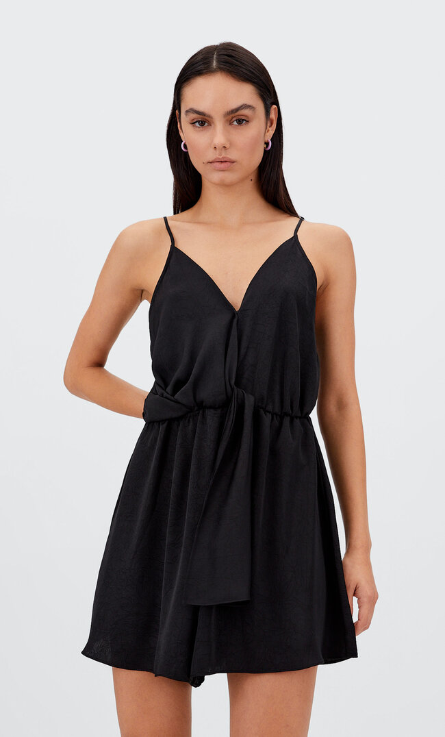 

Stradivarius Kurzer Jumpsuit In Satinoptik Schwarz S