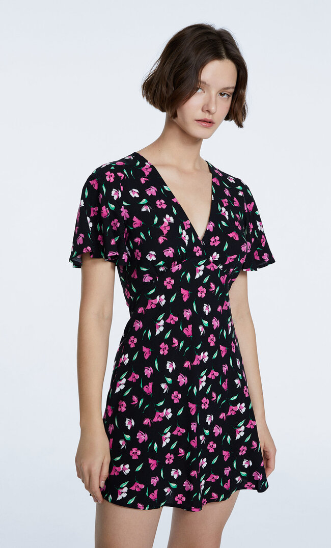 

Stradivarius Geblümtes Kleid Fuchsia L