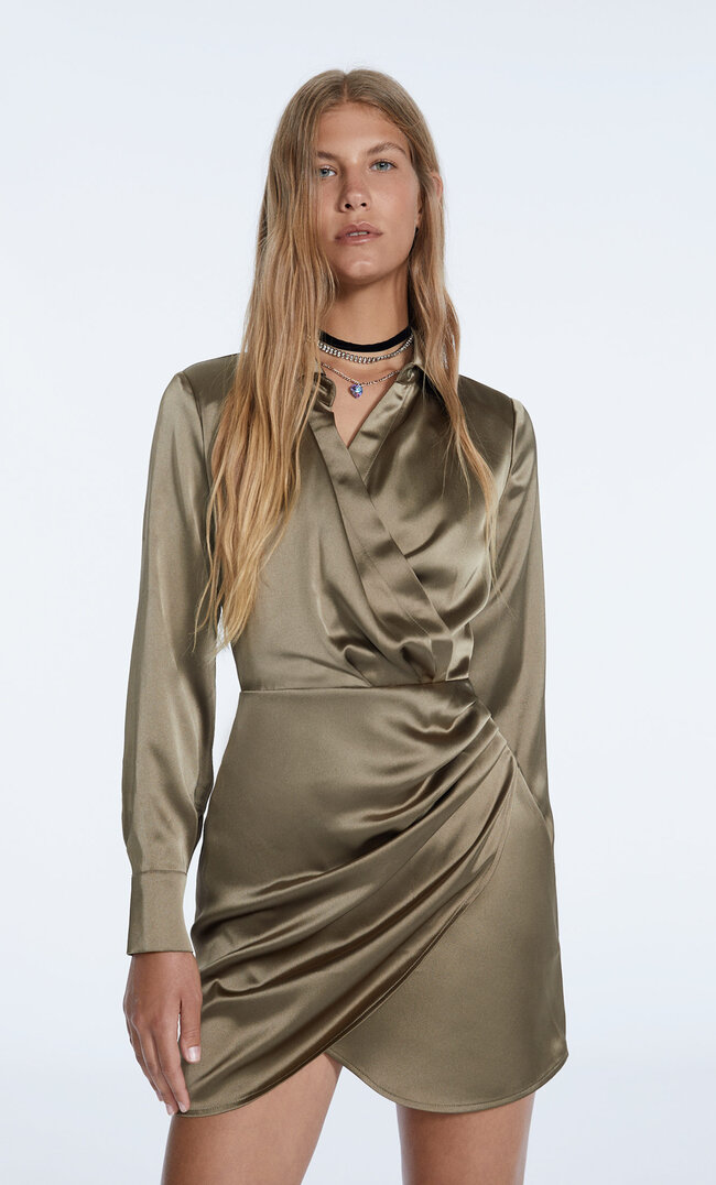 

Stradivarius Krótka Sukienka Z Satynową Drapowaną Spódnicą Khaki Xl