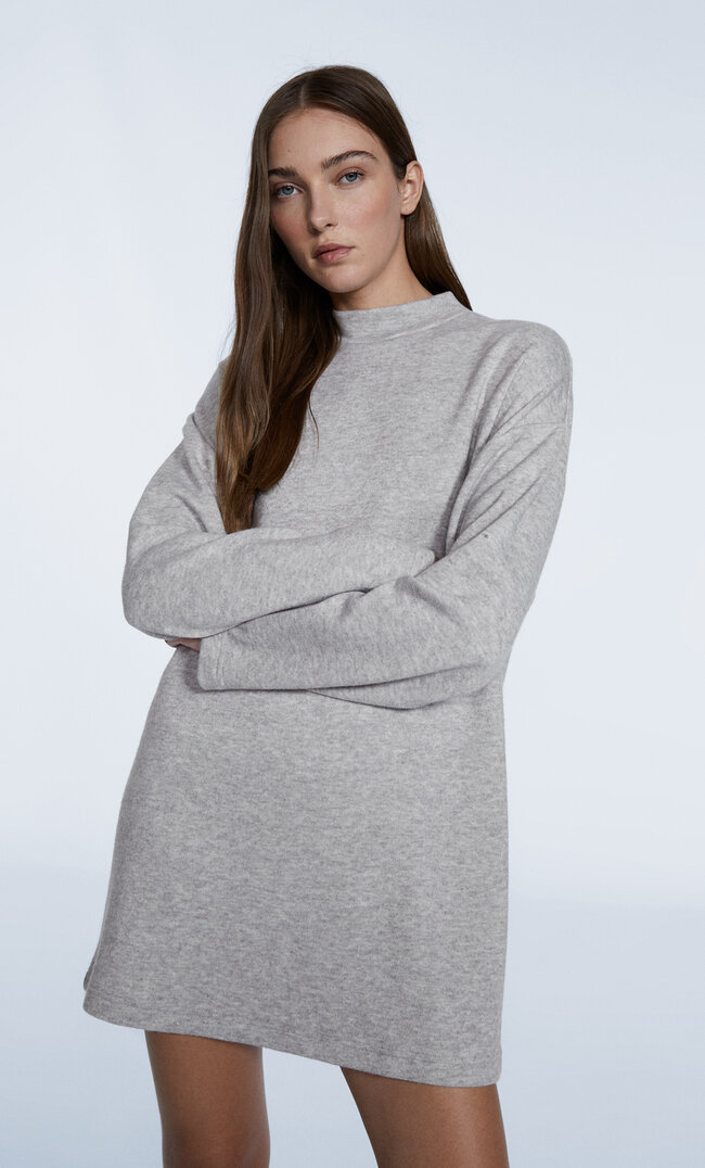 

Stradivarius Kurzes, Aufgerautes Kleid Grau Melange Xs