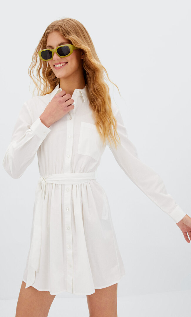 

Stradivarius Kurzes Oxfordkleid Weiß M