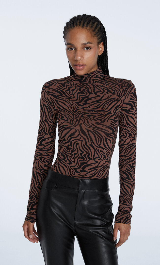 

Stradivarius T-Shirt Imprimé À Col Montant Marron Xl