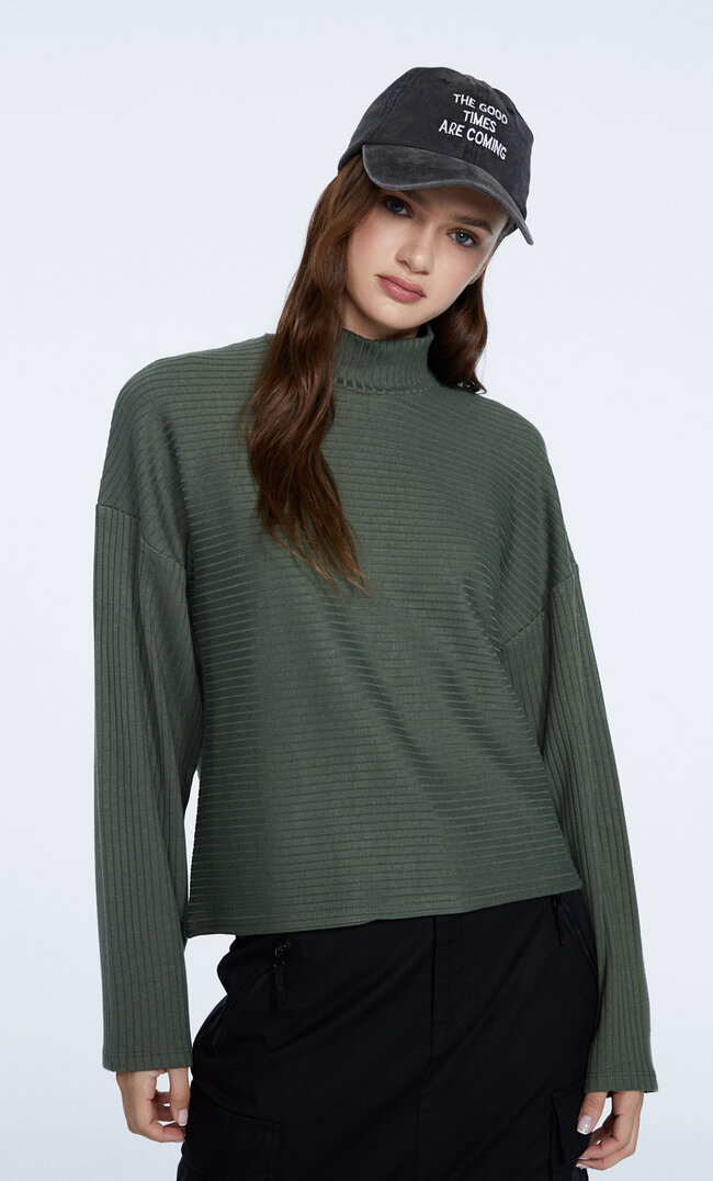 

Stradivarius Aufgerautes Basic-Cropped-Oberteil Mit Patentmuster Khaki M