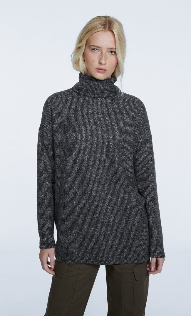 

Stradivarius Miękki W Dotyku Golf Oversize Ciemnoszary L