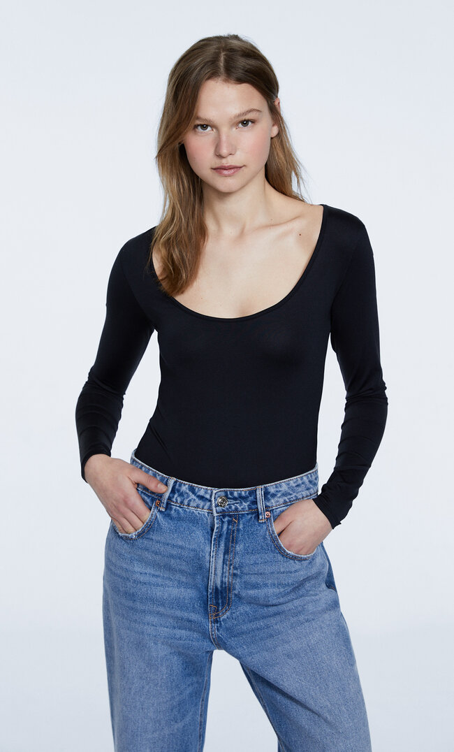 

Stradivarius Body Mit Rundhalskragen Schwarz M