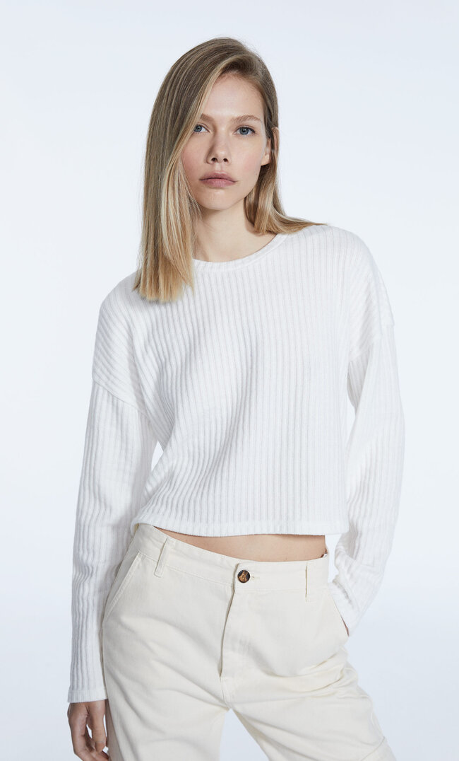 

Stradivarius Mechaty Krótki Top Basic Z Okrągłym Dekoltem Ecru S