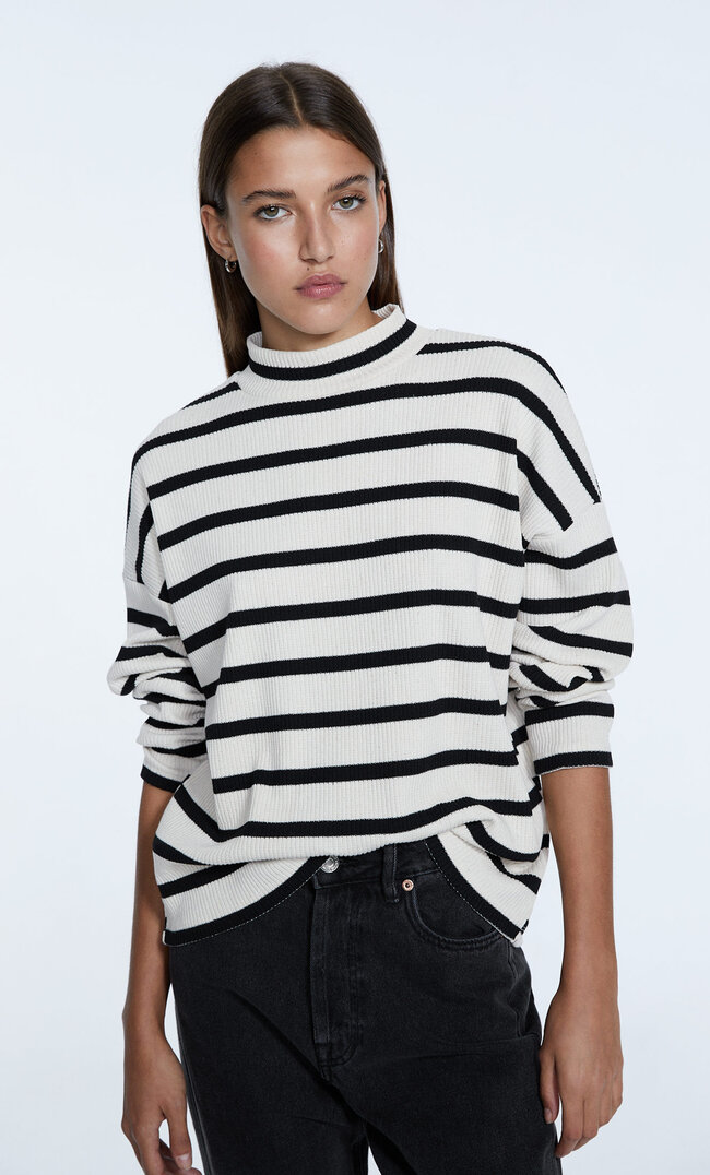 

Stradivarius Bluzka Oversize Z Półgolfem Ecru Xl