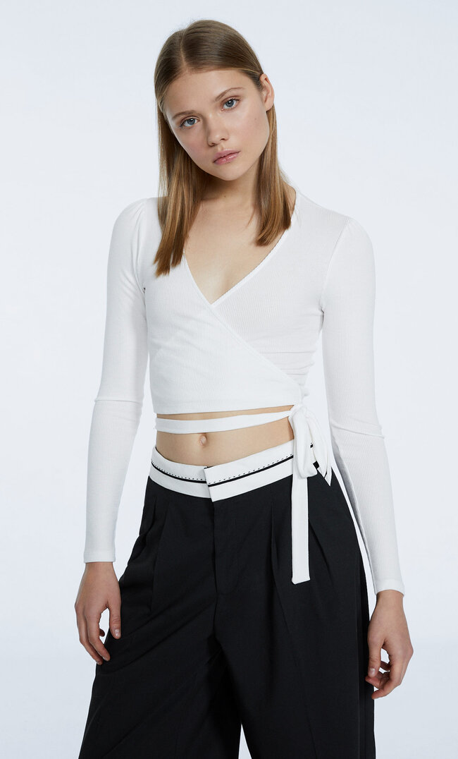 

Stradivarius Top Im Ballerinastil Ecru L