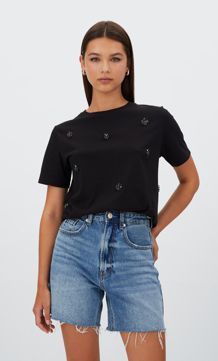 Bejewelled T-shirt with faux pearls