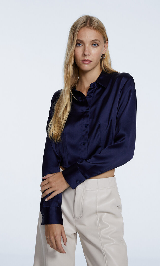 Stradivarius Kurzes Satinhemd Mit Abnäher Marineblau S