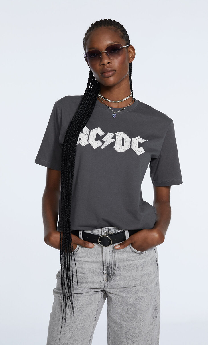 T-shirt med AC/DC