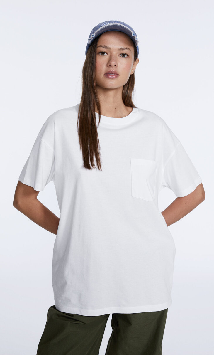 Oversize T-shirt with pocket