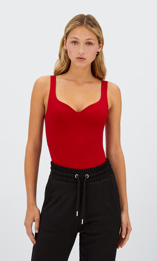 

Stradivarius Body Mit Herzausschnitt Rot L