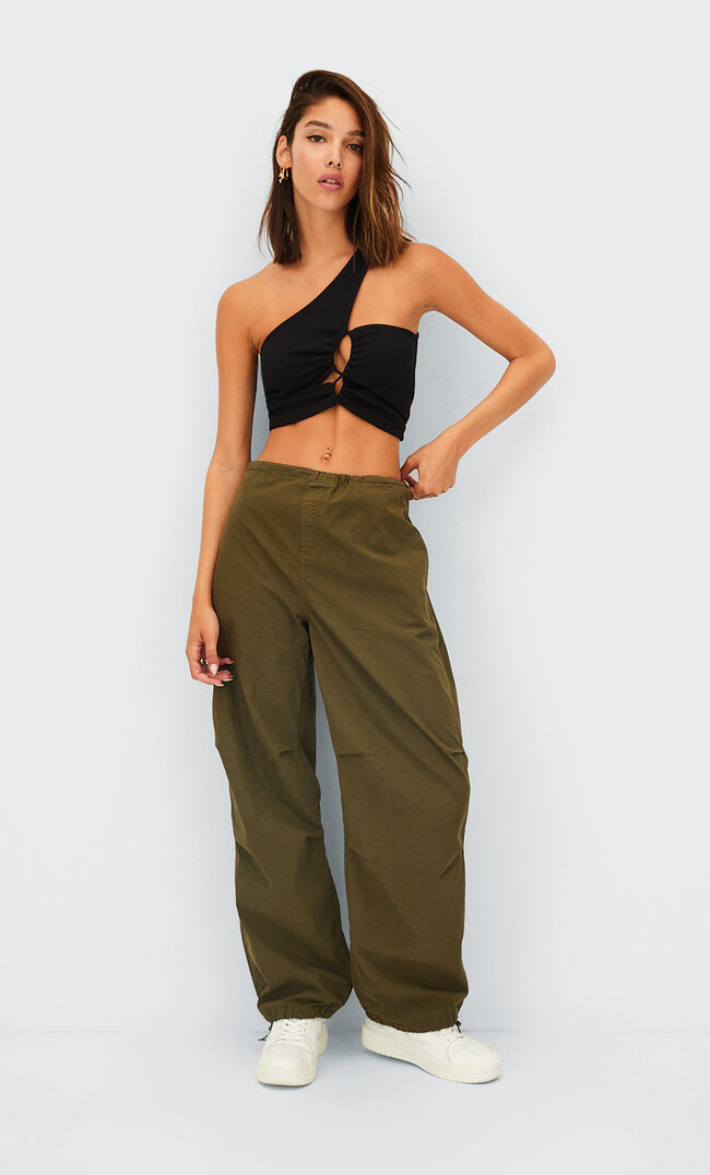 

Stradivarius Asymmetrisches Shirt Mit Cut-Out Schwarz Xl