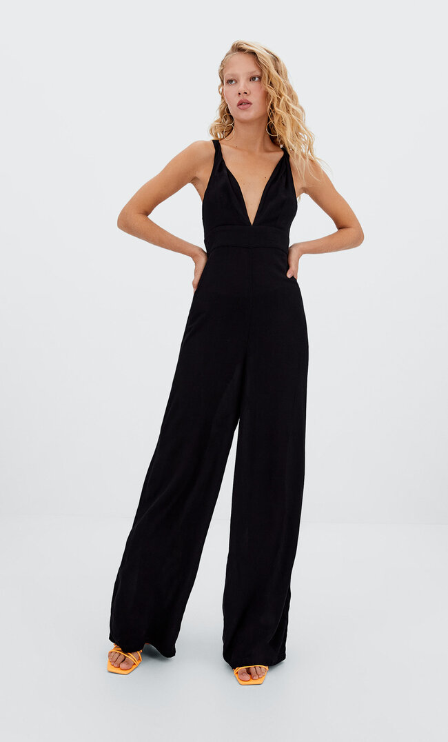 

Stradivarius Langer Jumpsuit Mit V-Ausschnitt Schwarz S