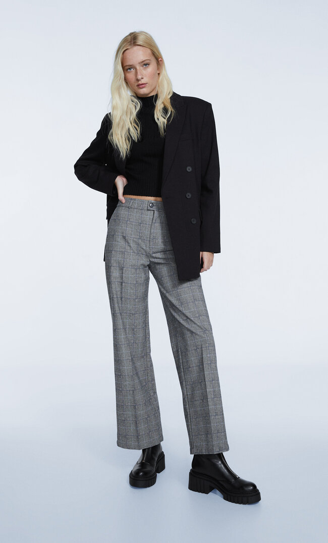 

Stradivarius Karierte Bundfaltenhose Grau Melange 36