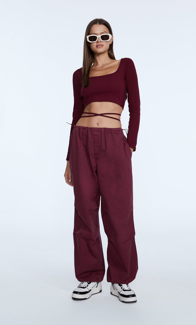 

Stradivarius Parachute-Hose Aus Popelin Mit Kordelstoppern Granatrot L
