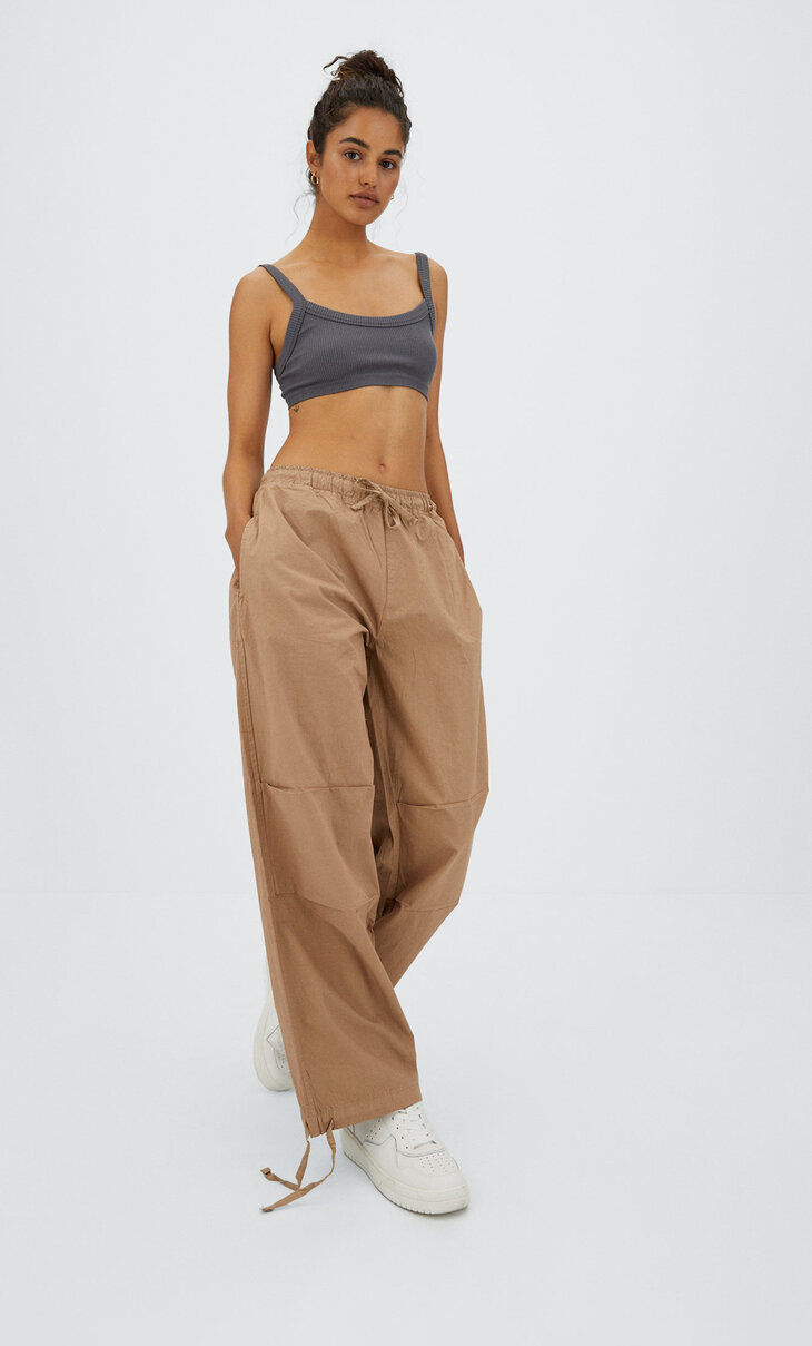 beige cargos stradivarius