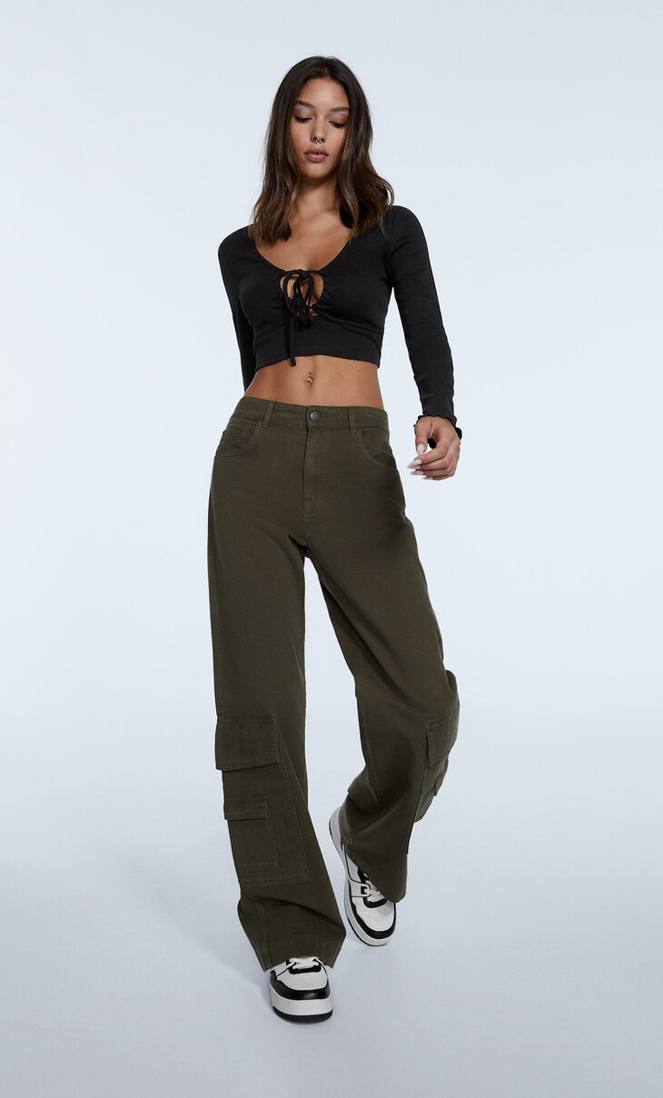 Cargo trousers with low pockets