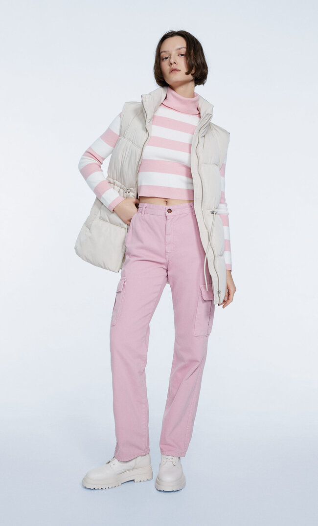 

Stradivarius Cargohose Im Straight-Fit Dunkelfuchsia 40