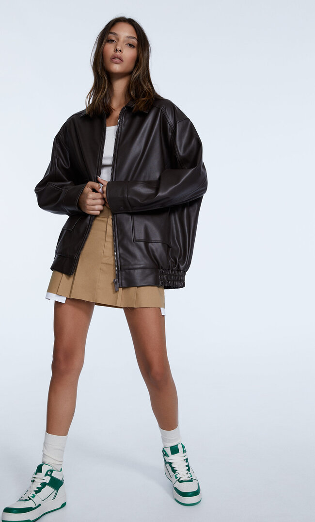 

Stradivarius Jacke Aus Kunstleder Mit Taschen Braun M