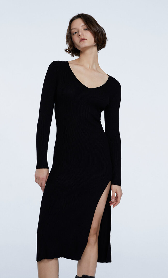 Stradivarius Strick-Midikleid Mit V-Ausschnitt Schwarz M
