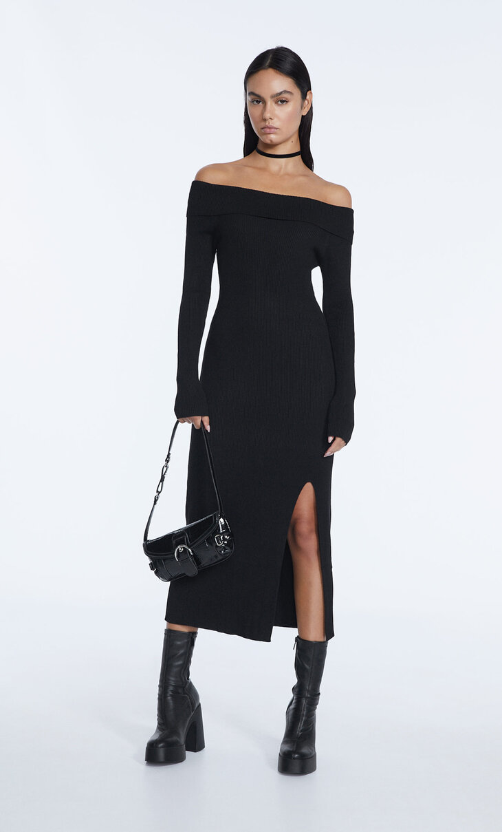 Long knit dress with a boat neck
