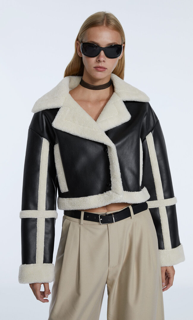 

Stradivarius Doubleface-Cropped-Jacke In Wickeloptik Schwarz Xl