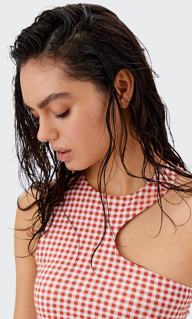 

Stradivarius Sporttop Mit Cut-Outs Braun L