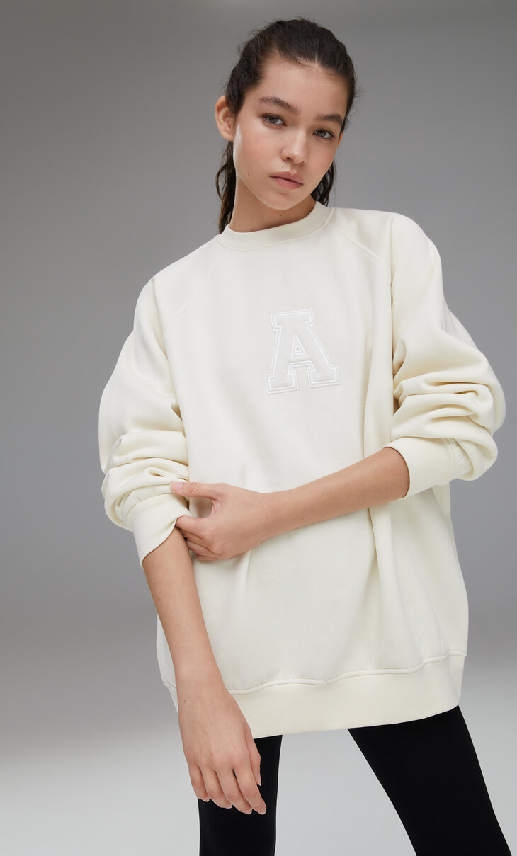 Sports sweatshirt with patch