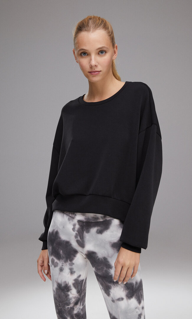 

Stradivarius Przyjemna W Dotyku Sportowa Bluza Z Modalu Czarny L