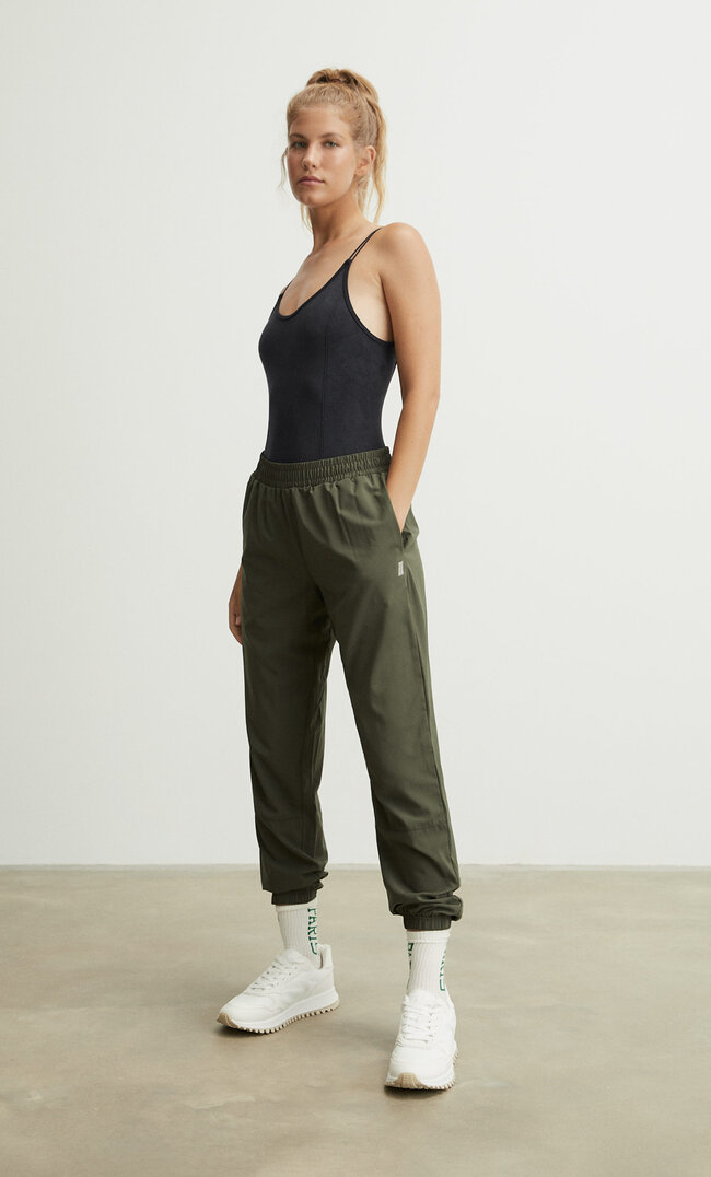 

Stradivarius Hose Aus Funktionsstoff Flaschengrün Xl