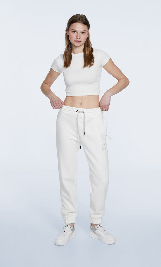 

Stradivarius Jogginghose Mit Hohem Bund Und Aufnäher Ecru Xl