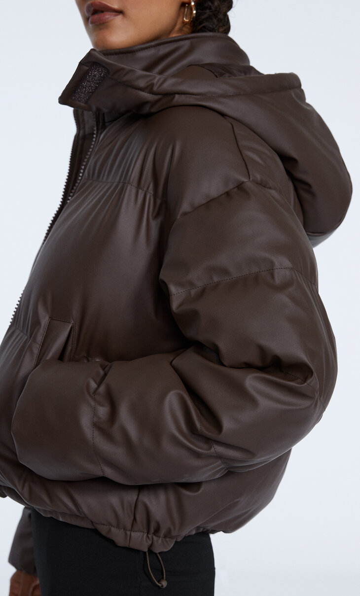 Куртка из искусственной кожи с капюшоном